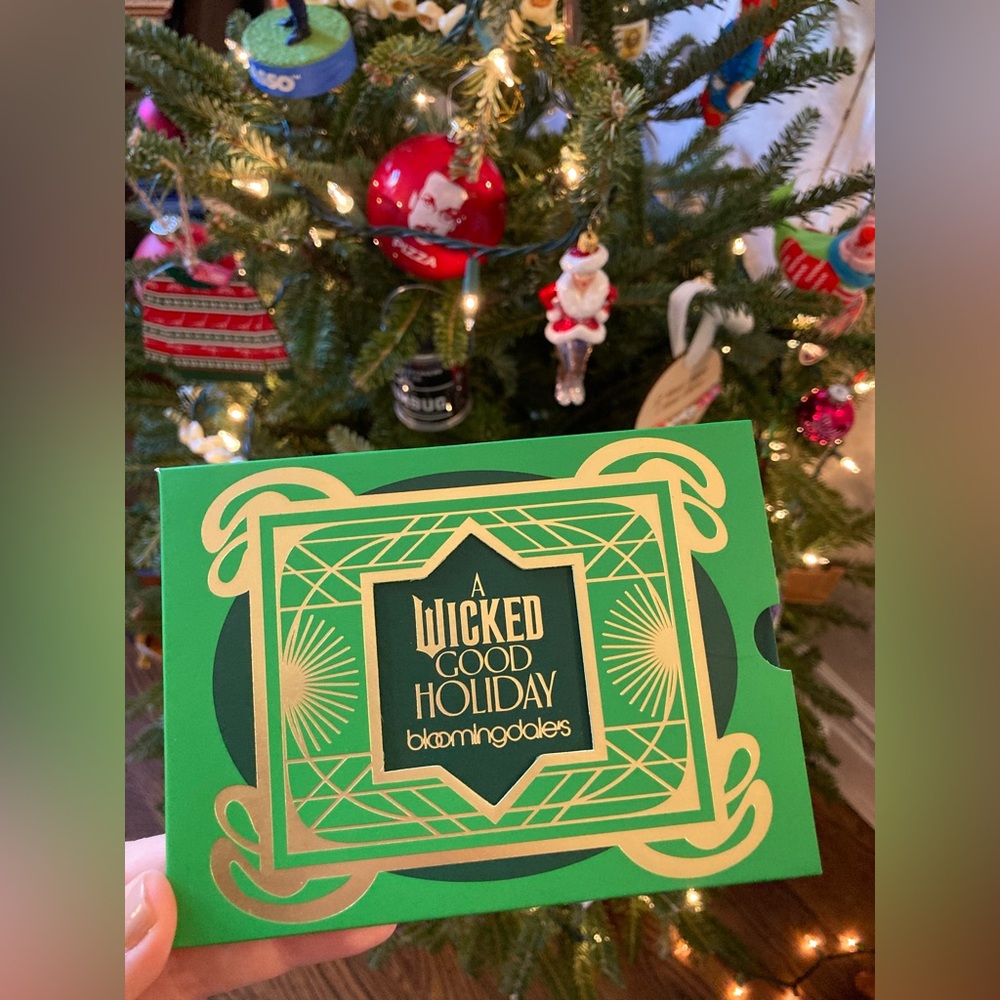 WICKED x BLOOMINGDALES Limited Edition GREEN Gift Card NEW! Elphaba & Glinda ‘24